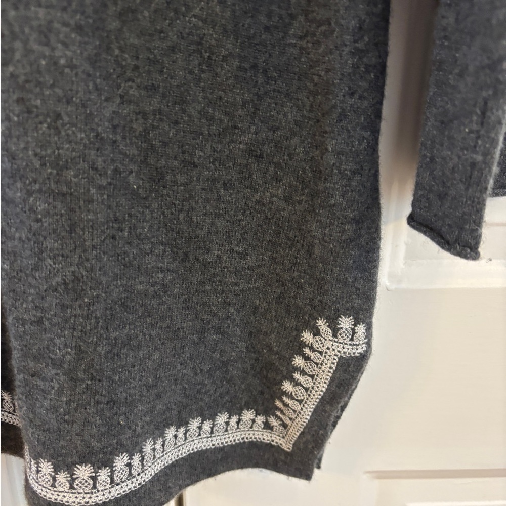 Tommy Bahama Cashmere Pineapple Tunic Sweater M, Grey - Picture 5 of 7